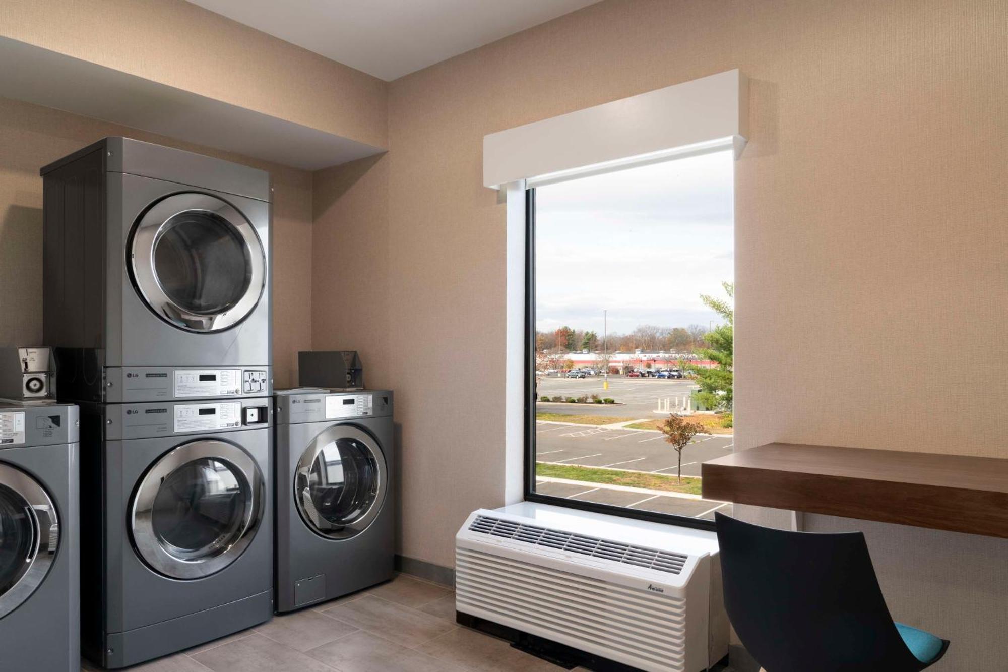 Hampton Inn Chicopee - Springfield Extérieur photo