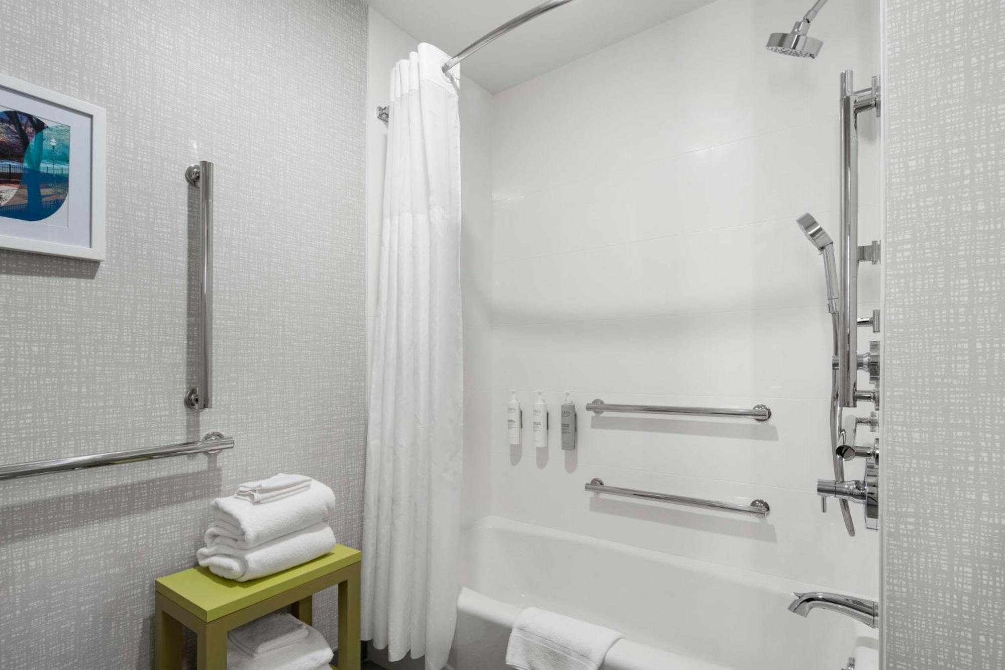 Hampton Inn Chicopee - Springfield Extérieur photo