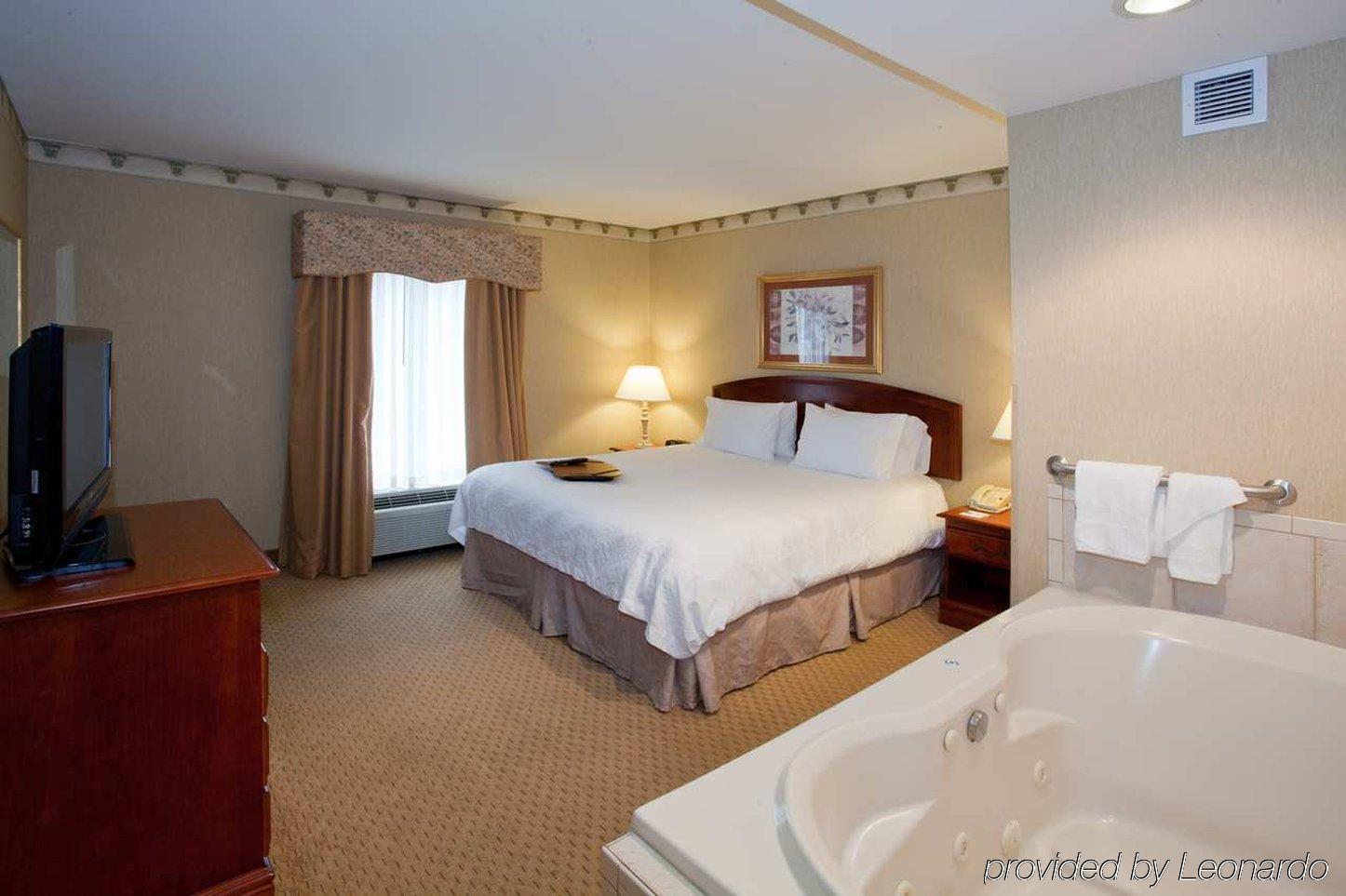 Hampton Inn Chicopee - Springfield Extérieur photo